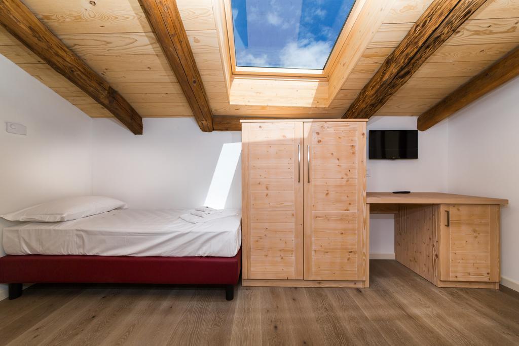 Colle Ameno Room And Breakfast Rovereto  Szoba fotó