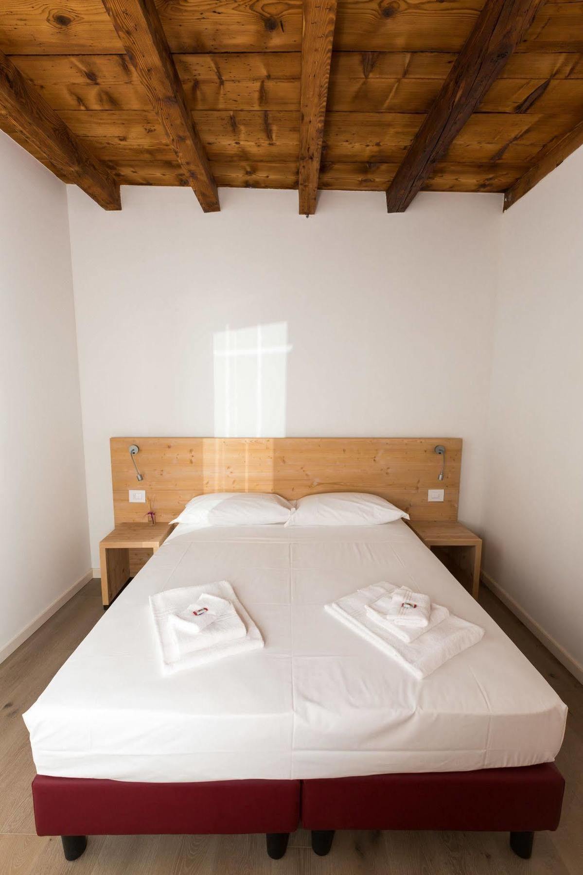 Colle Ameno Room And Breakfast Rovereto  Kültér fotó