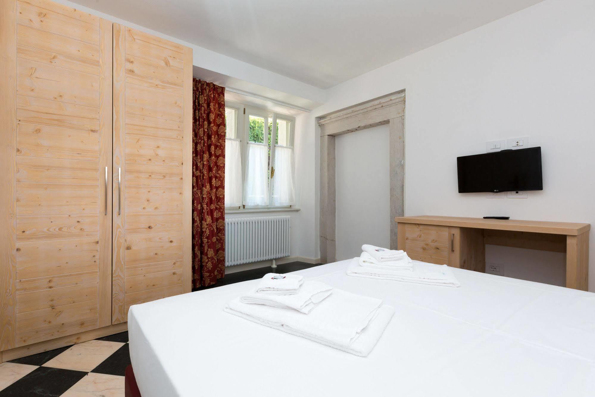Colle Ameno Room And Breakfast Rovereto  Kültér fotó